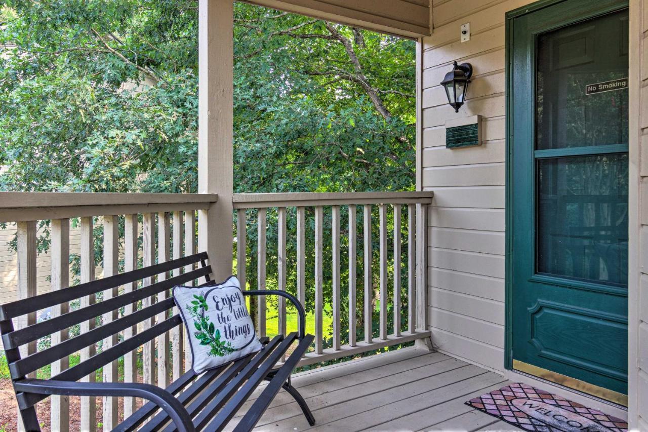 Modern Studio With Balcony About 1 Mi To Lake Lure! Екстер'єр фото