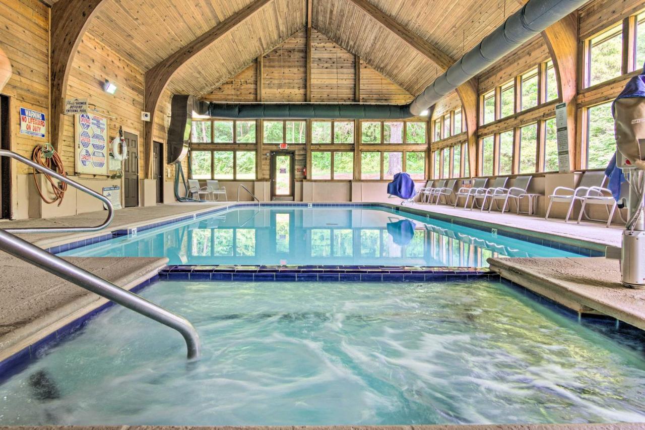 Modern Studio With Balcony About 1 Mi To Lake Lure! Екстер'єр фото
